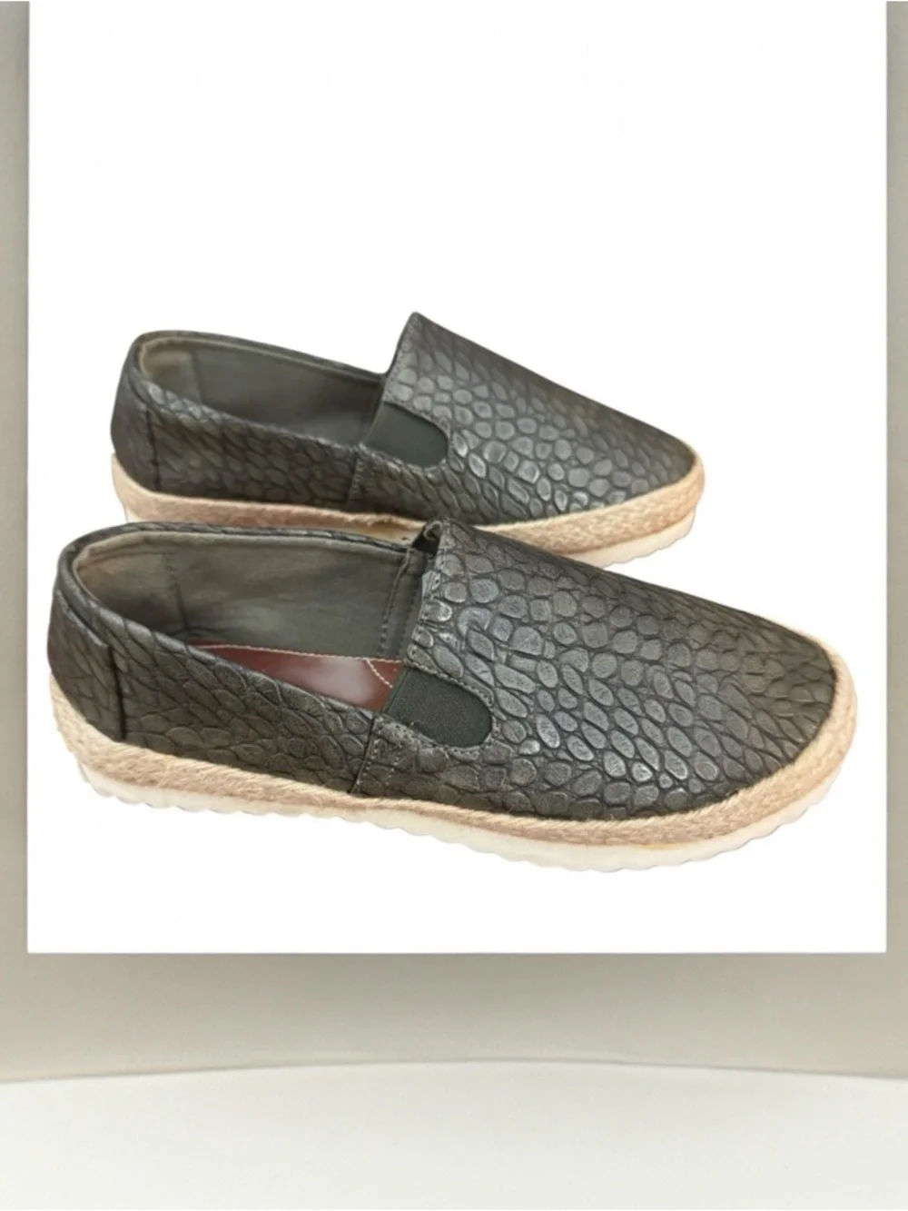 Electric Karma Women SZ 7 Slip-On Espadrille Loafers Snake Print Metallic Green